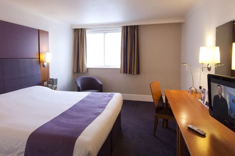 Premier Inn Bristol Sidcot A38 Winscombe Kültér fotó