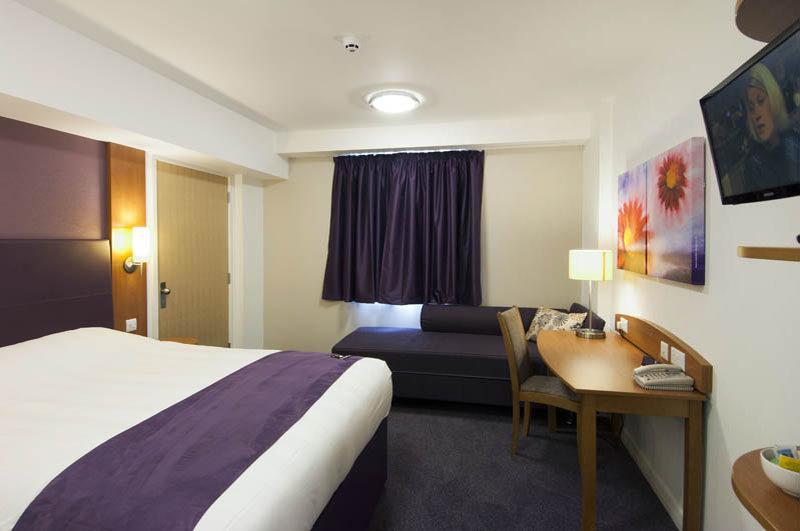 Premier Inn Bristol Sidcot A38 Winscombe Kültér fotó